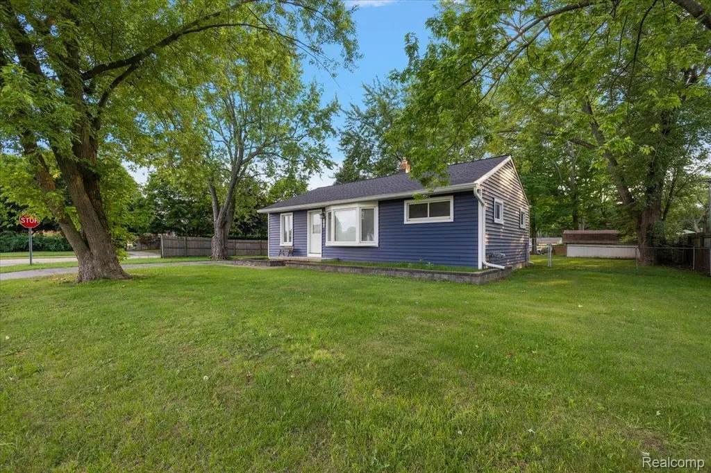 986 Gill Street Oxford Charter Township MI 48371
