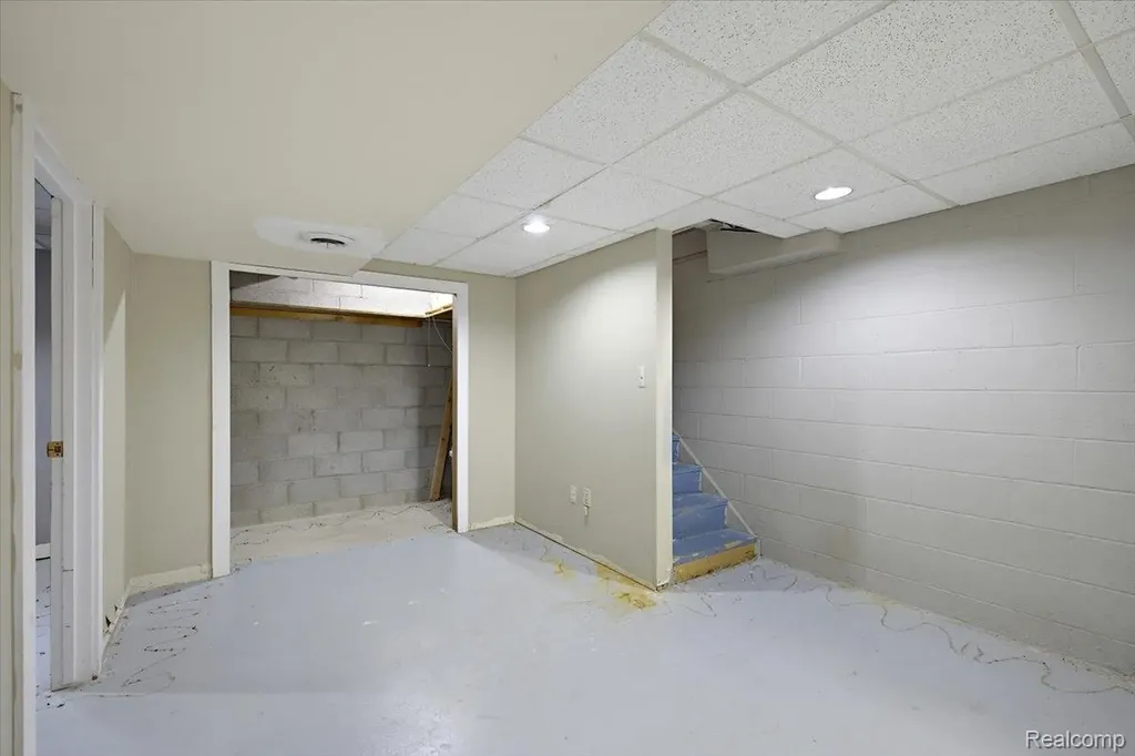 986 Gill Street Oxford Charter Township MI 48371