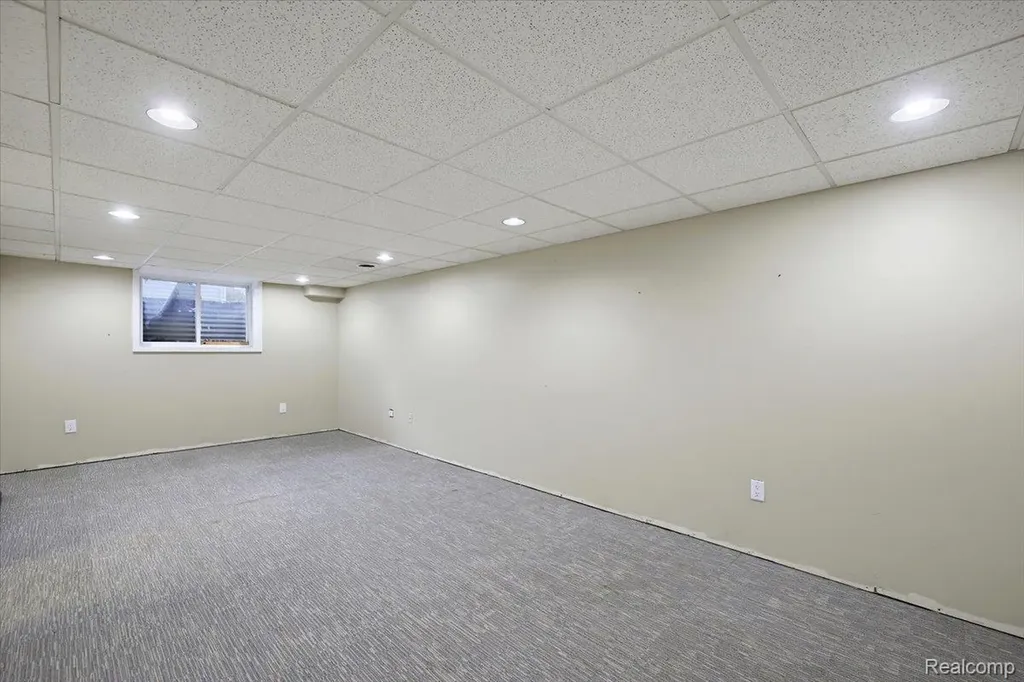 986 Gill Street Oxford Charter Township MI 48371