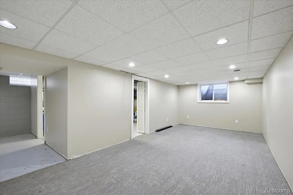 986 Gill Street Oxford Charter Township MI 48371
