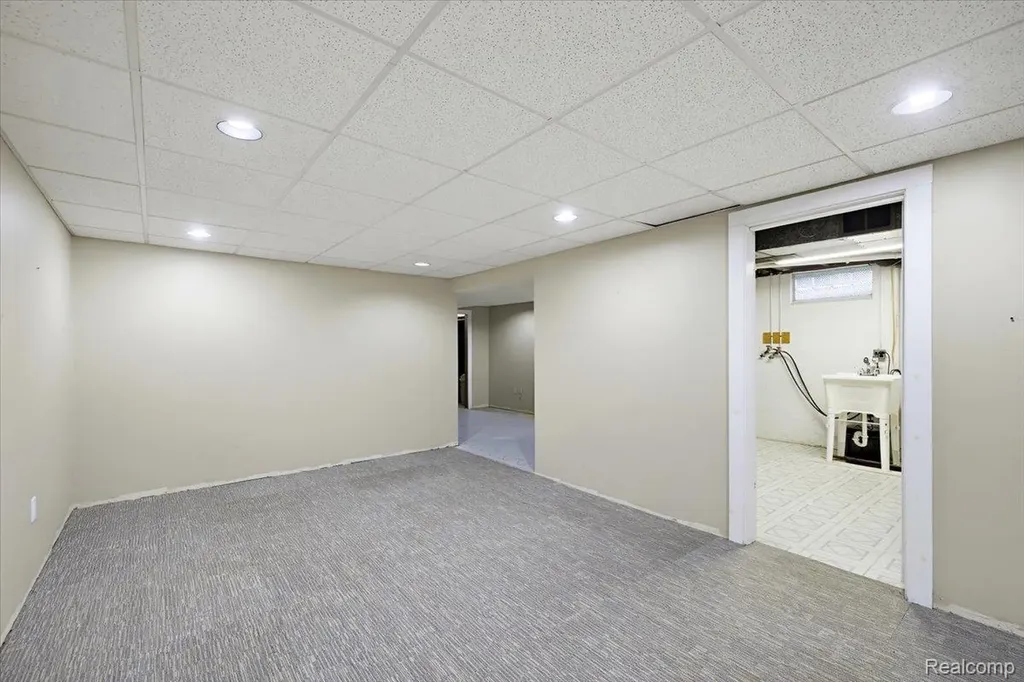 986 Gill Street Oxford Charter Township MI 48371