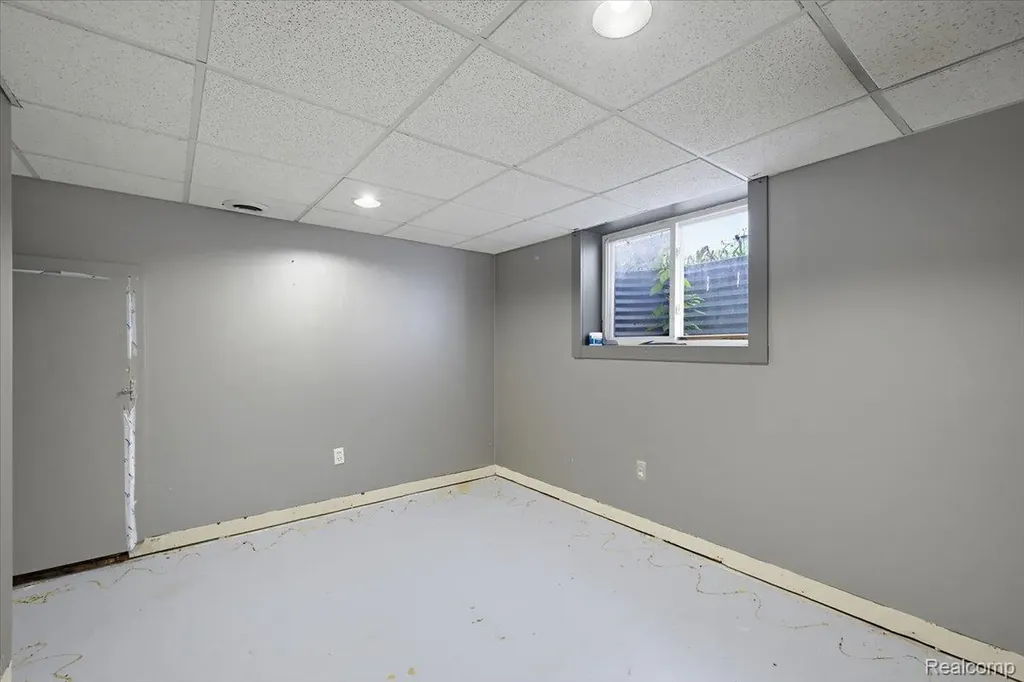 986 Gill Street Oxford Charter Township MI 48371