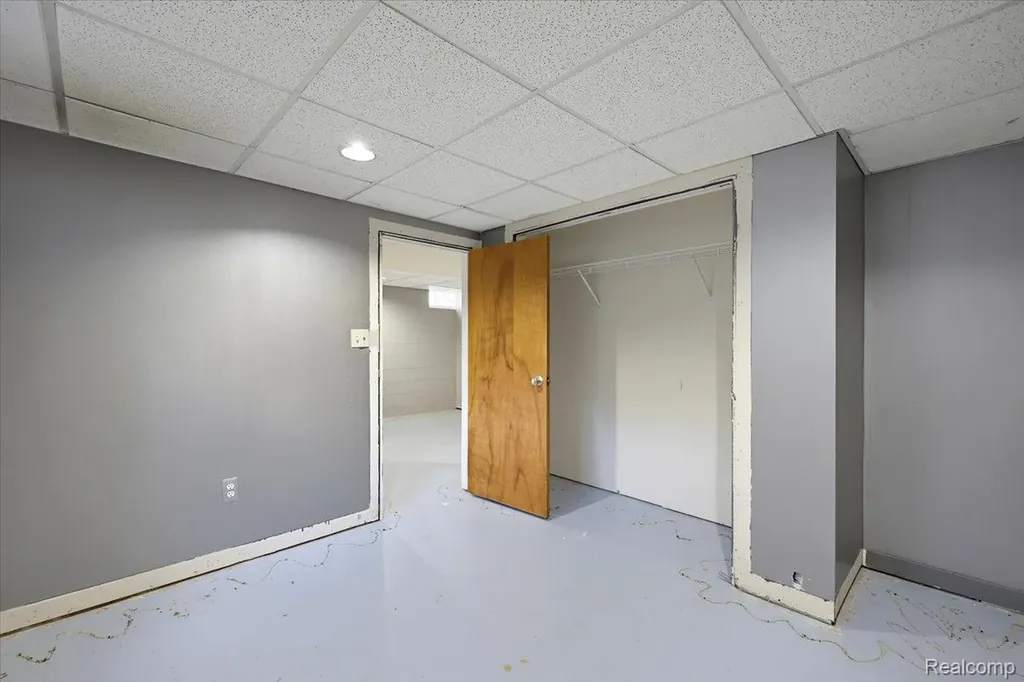 986 Gill Street Oxford Charter Township MI 48371