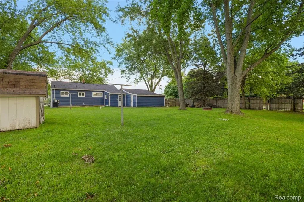 986 Gill Street Oxford Charter Township MI 48371