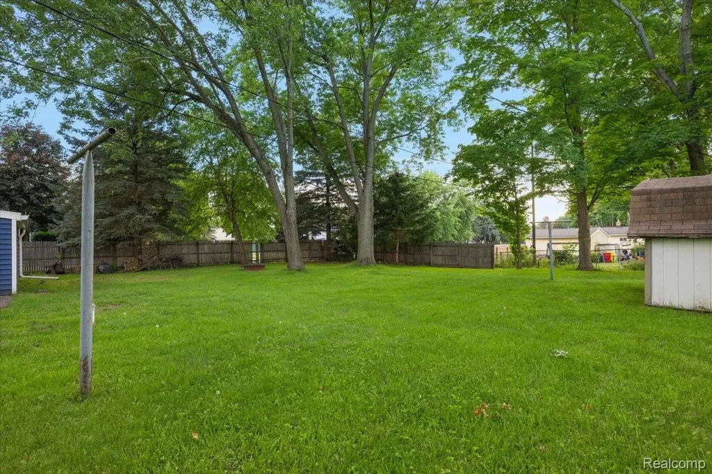 986 Gill Street Oxford Charter Township MI 48371