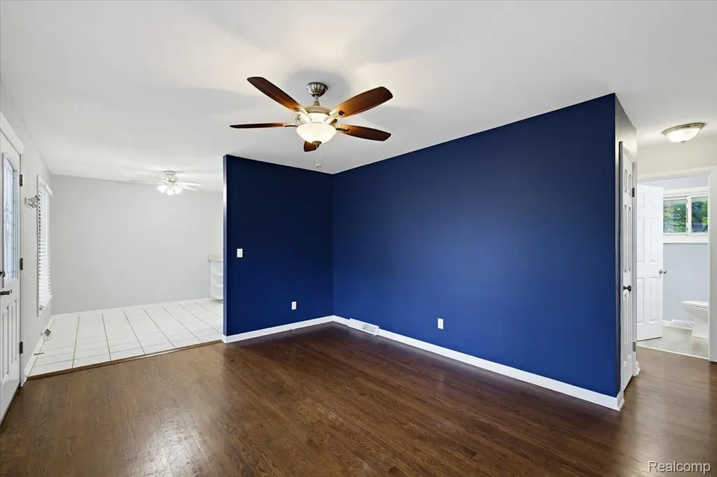 986 Gill Street Oxford Charter Township MI 48371