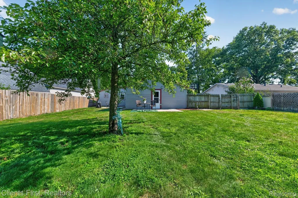 36852 Chase Street Romulus City MI 48174