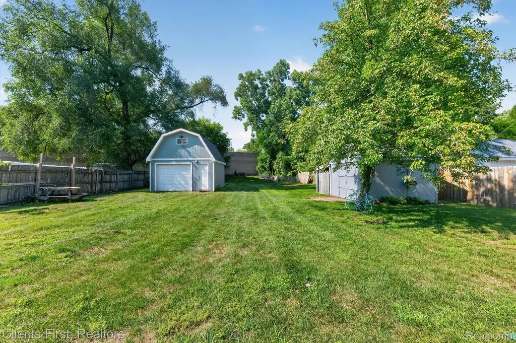 36852 Chase Street Romulus City MI 48174
