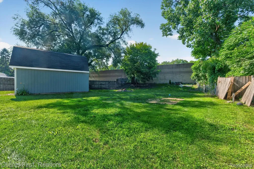 36852 Chase Street Romulus City MI 48174