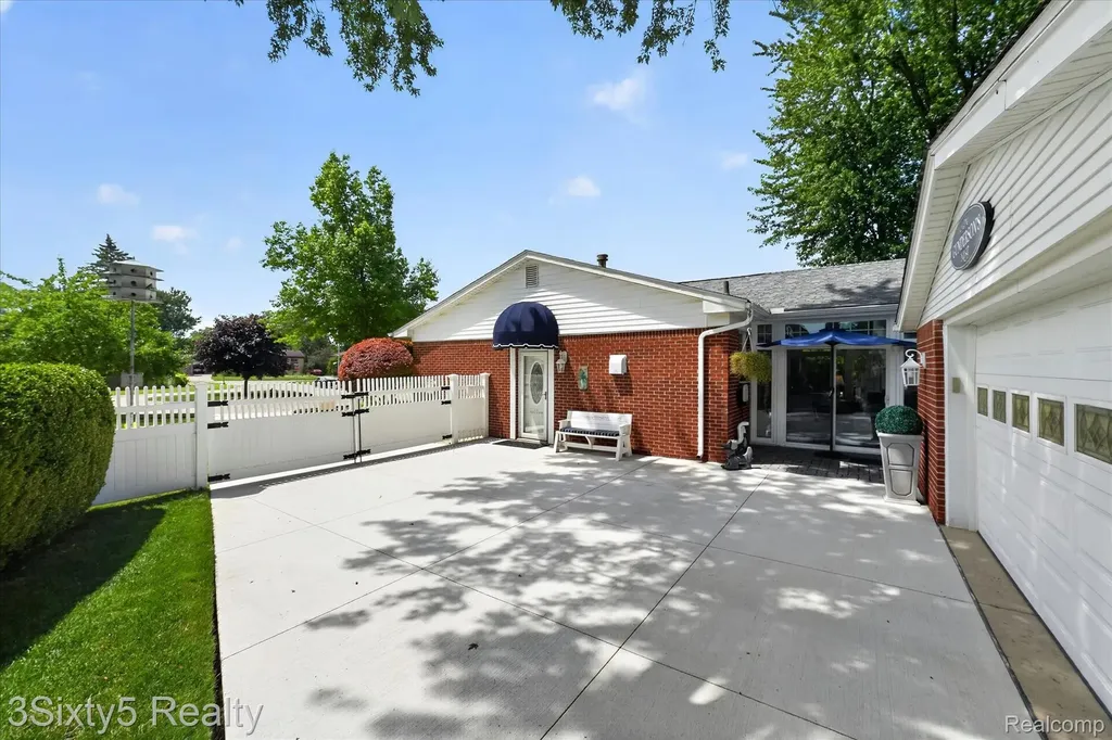 22386 Donnelly Court Brownstown Charter Township MI 48193