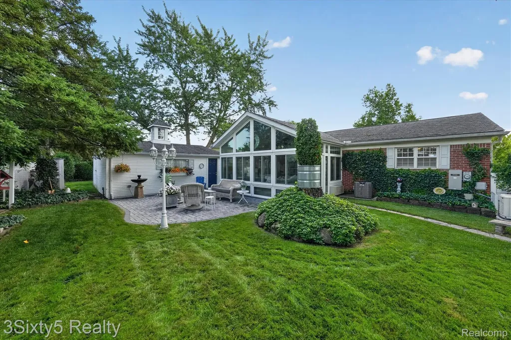 22386 Donnelly Court Brownstown Charter Township MI 48193