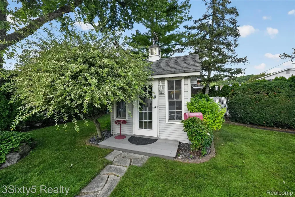 22386 Donnelly Court Brownstown Charter Township MI 48193