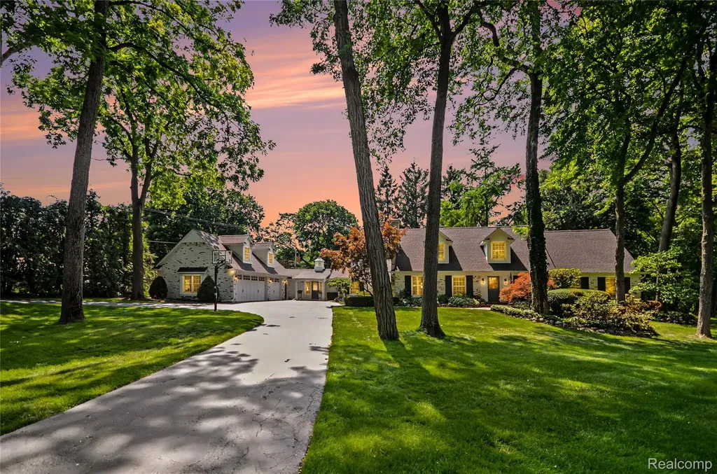 3780 Squirrel Road Bloomfield Charter Township MI 48304