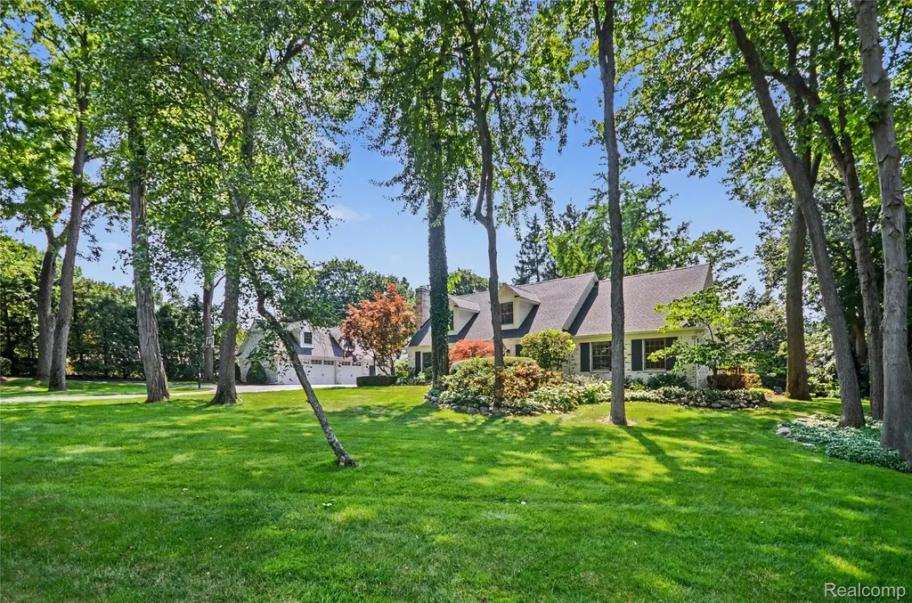 3780 Squirrel Road Bloomfield Charter Township MI 48304
