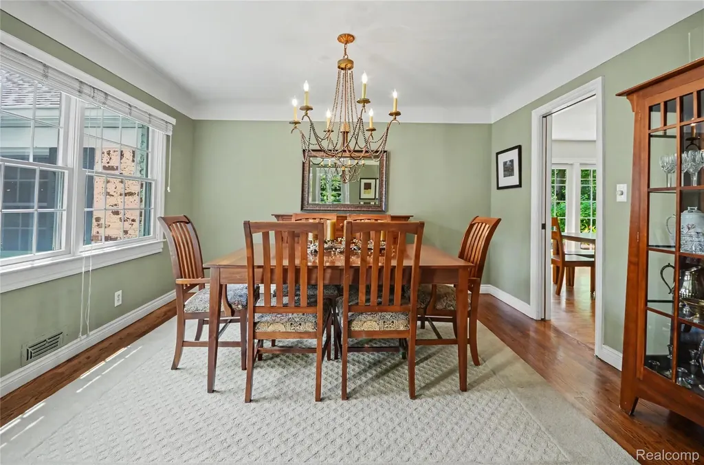 3780 Squirrel Road Bloomfield Charter Township MI 48304