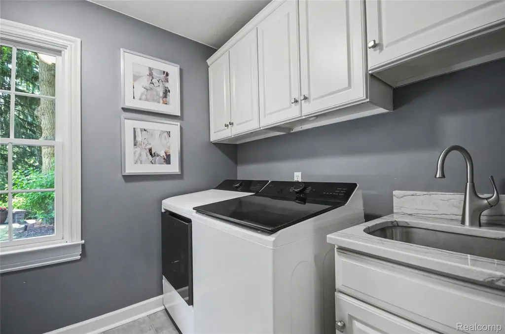 3780 Squirrel Road Bloomfield Charter Township MI 48304