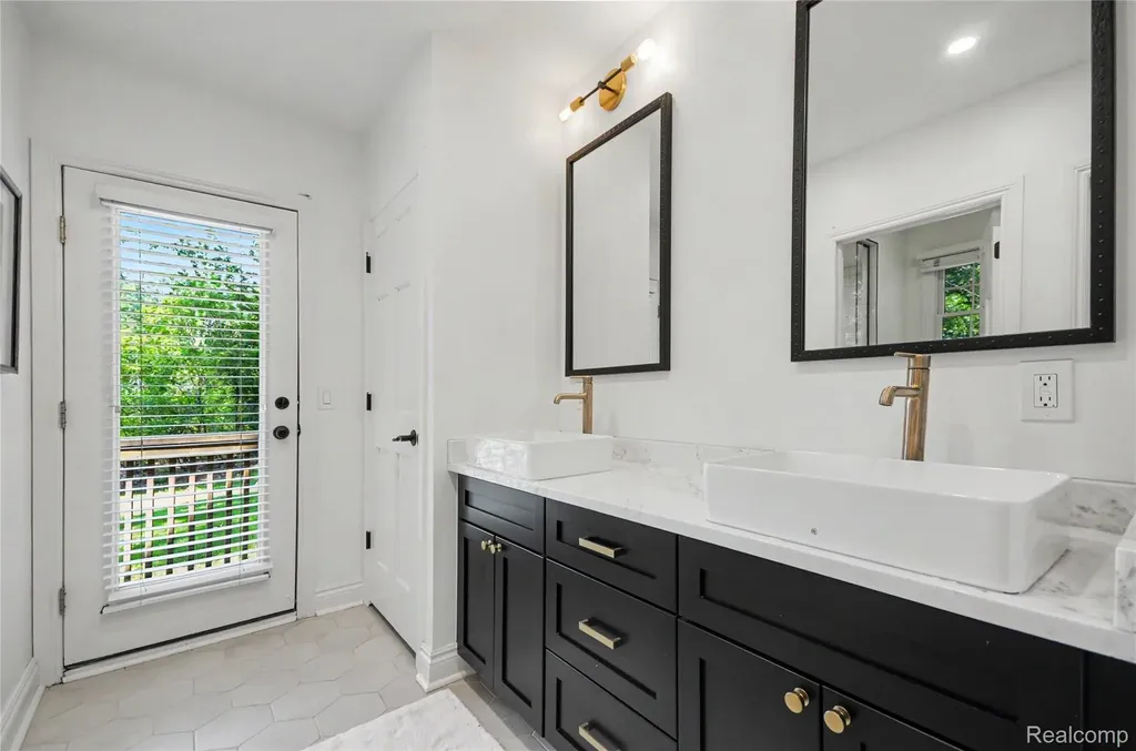 3780 Squirrel Road Bloomfield Charter Township MI 48304