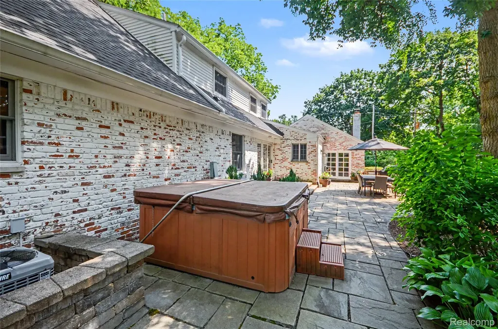 3780 Squirrel Road Bloomfield Charter Township MI 48304