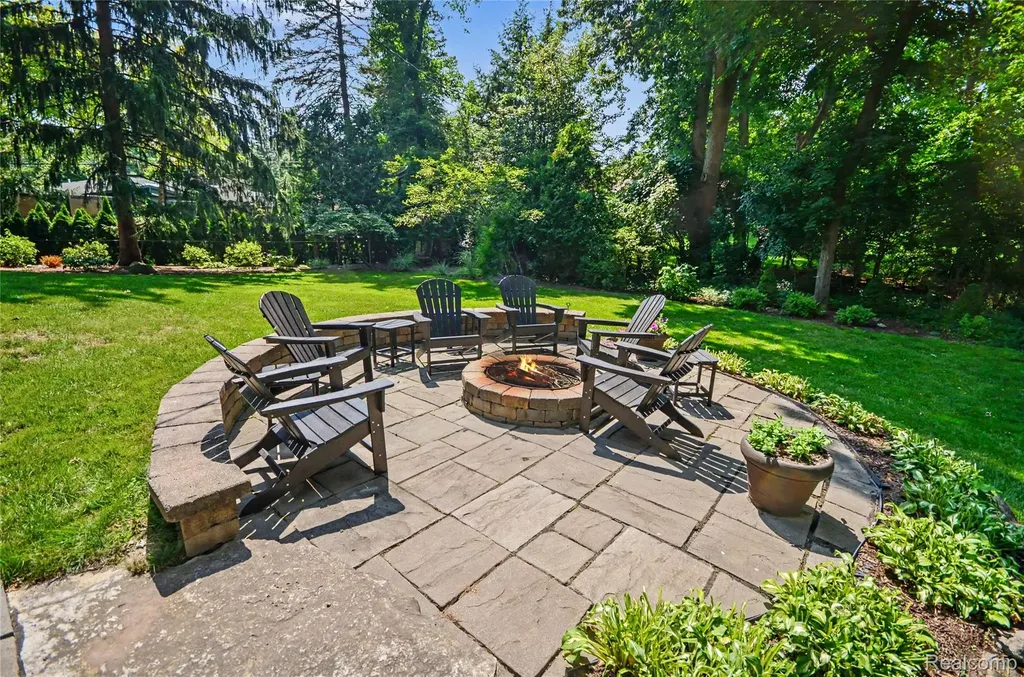 3780 Squirrel Road Bloomfield Charter Township MI 48304