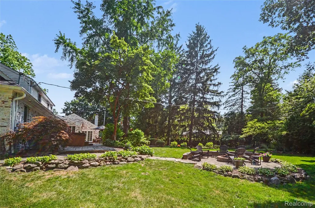 3780 Squirrel Road Bloomfield Charter Township MI 48304