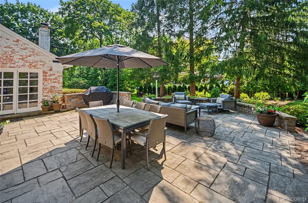 3780 Squirrel Road Bloomfield Charter Township MI 48304
