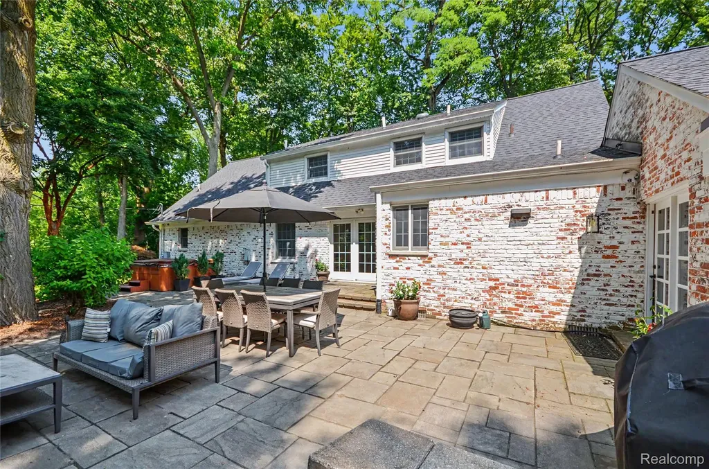 3780 Squirrel Road Bloomfield Charter Township MI 48304