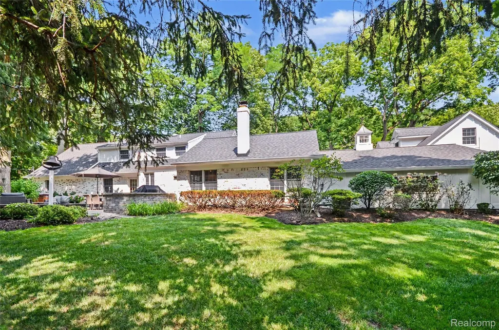 3780 Squirrel Road Bloomfield Charter Township MI 48304