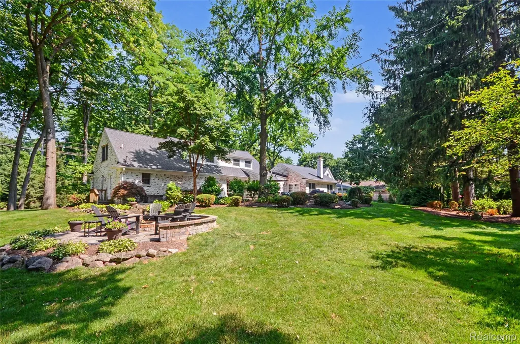 3780 Squirrel Road Bloomfield Charter Township MI 48304