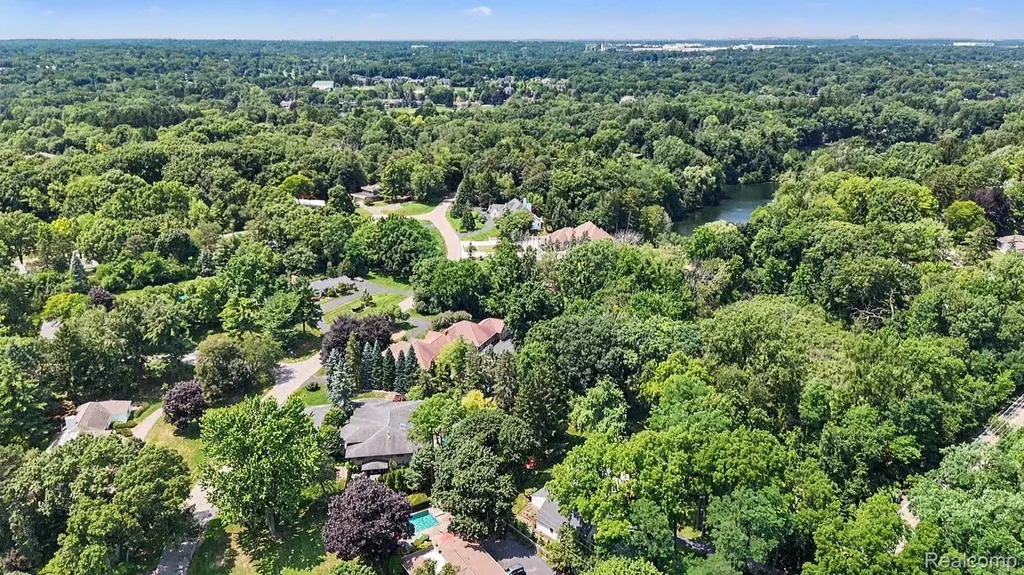 3780 Squirrel Road Bloomfield Charter Township MI 48304