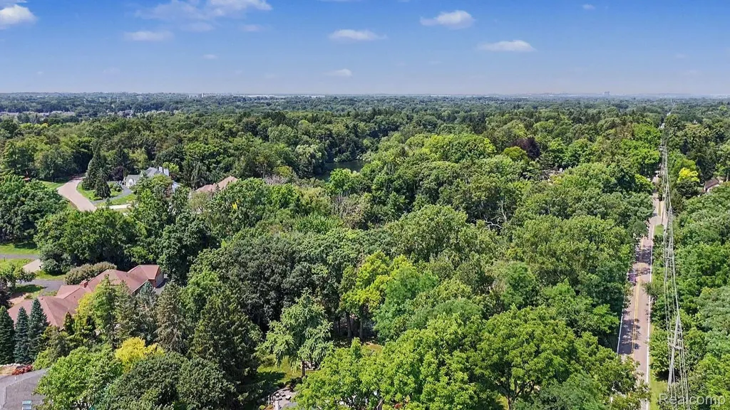 3780 Squirrel Road Bloomfield Charter Township MI 48304