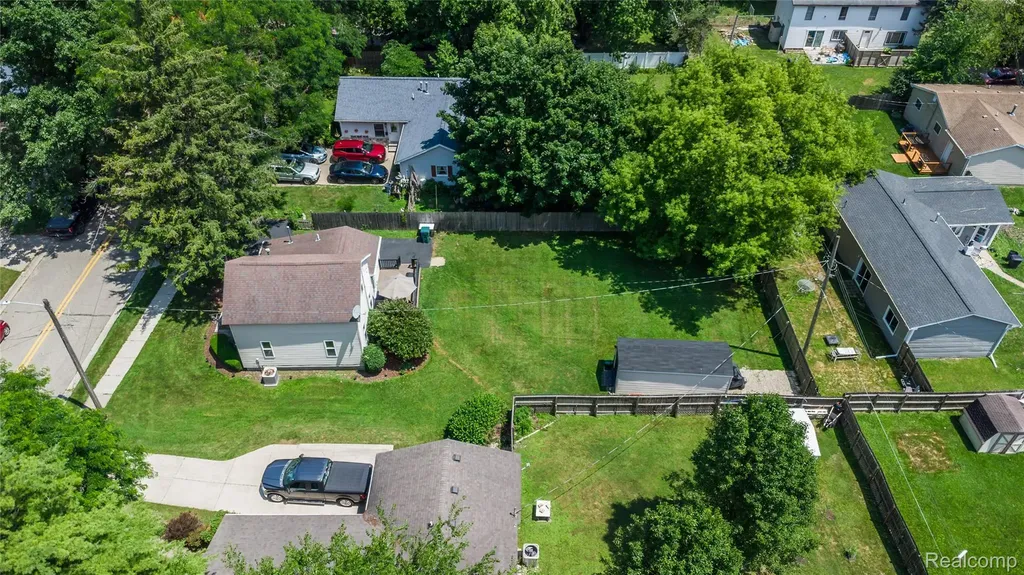 57 N Elm Street Lapeer City MI 48446