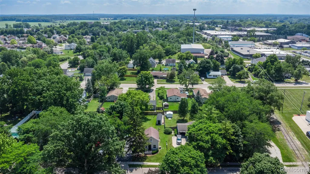 57 N Elm Street Lapeer City MI 48446