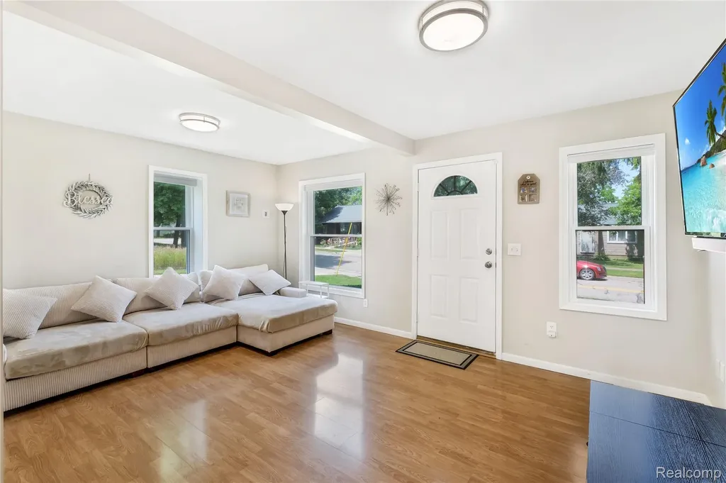 57 N Elm Street Lapeer City MI 48446