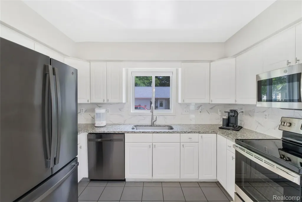 57 N Elm Street Lapeer City MI 48446