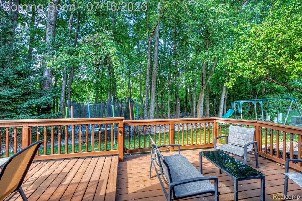 42790 Ledgeview Drive Novi City MI 48377