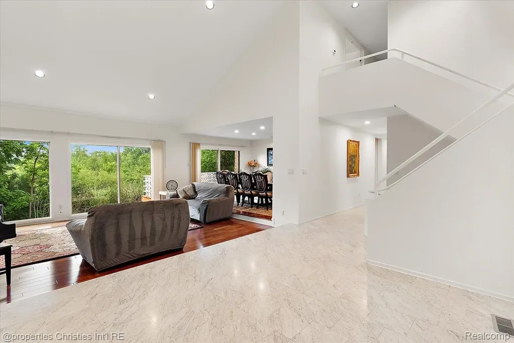 4948 Champlain Circle West Bloomfield Charter Township MI 48323