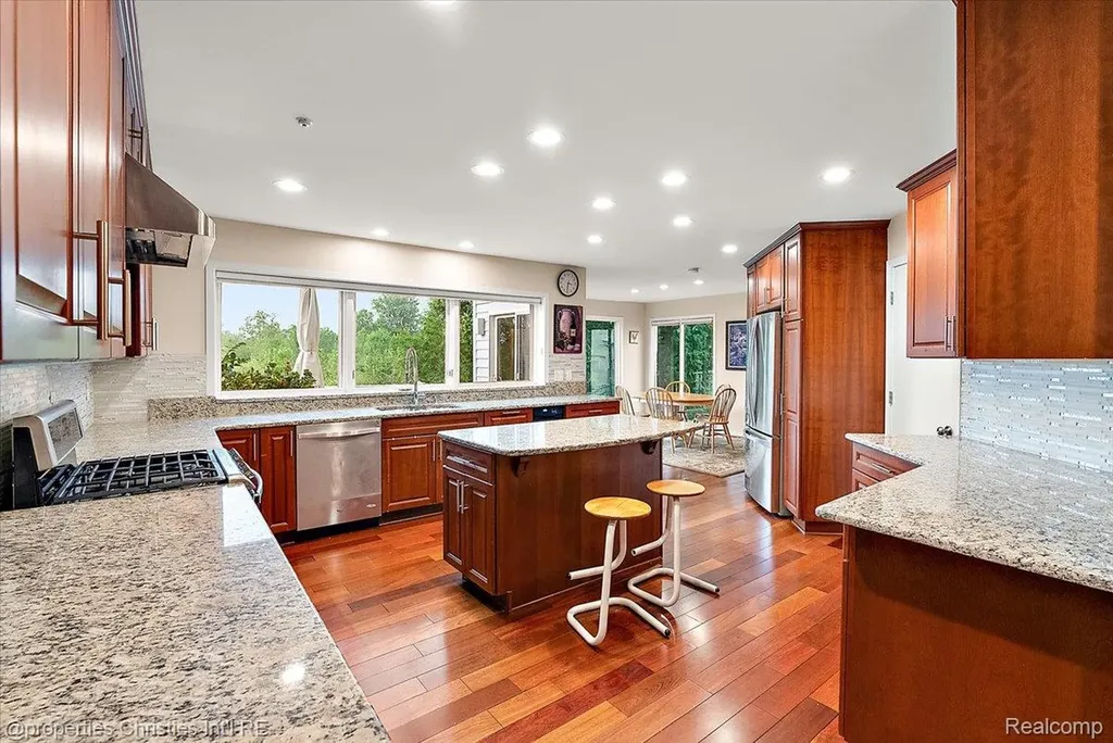 4948 Champlain Circle West Bloomfield Charter Township MI 48323