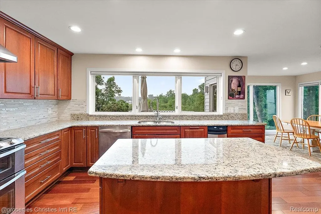 4948 Champlain Circle West Bloomfield Charter Township MI 48323