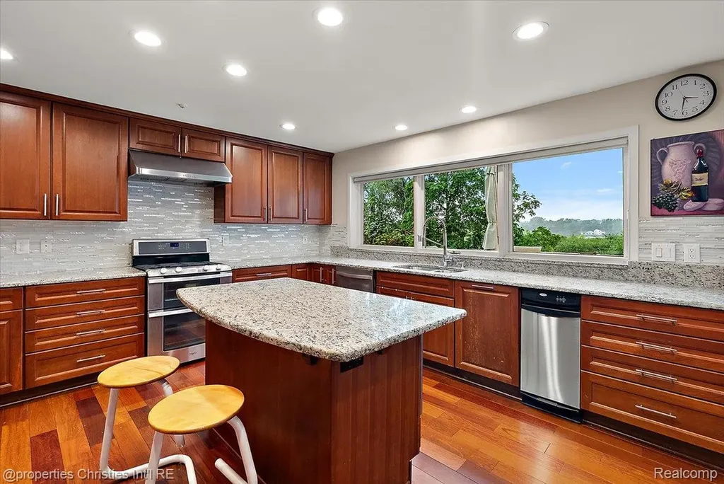 4948 Champlain Circle West Bloomfield Charter Township MI 48323