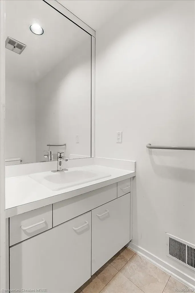 4948 Champlain Circle West Bloomfield Charter Township MI 48323