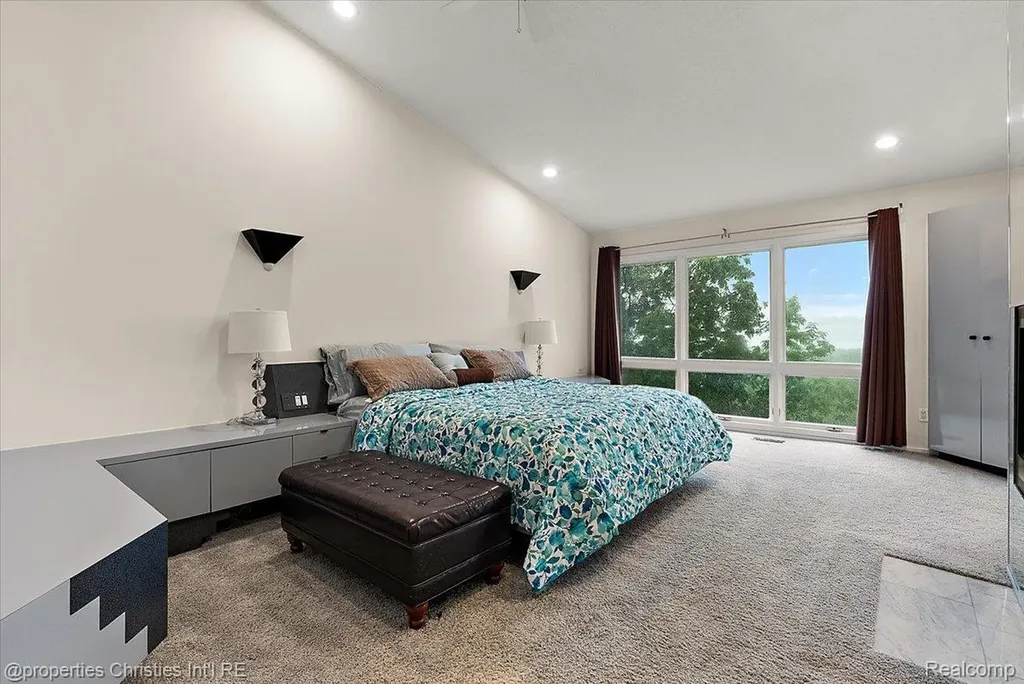 4948 Champlain Circle West Bloomfield Charter Township MI 48323