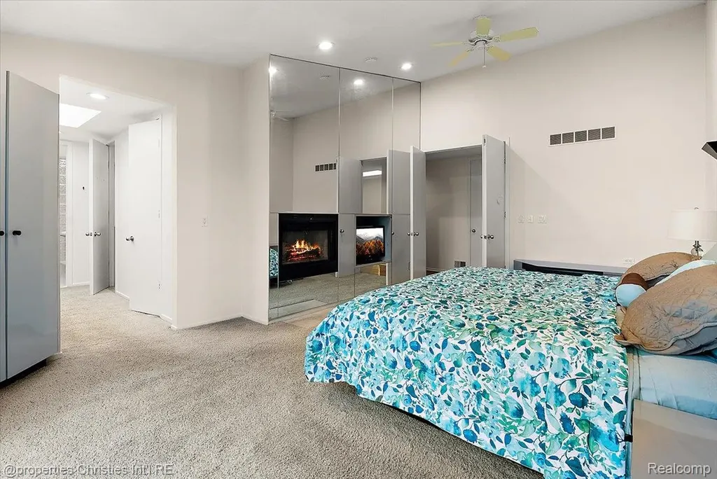 4948 Champlain Circle West Bloomfield Charter Township MI 48323