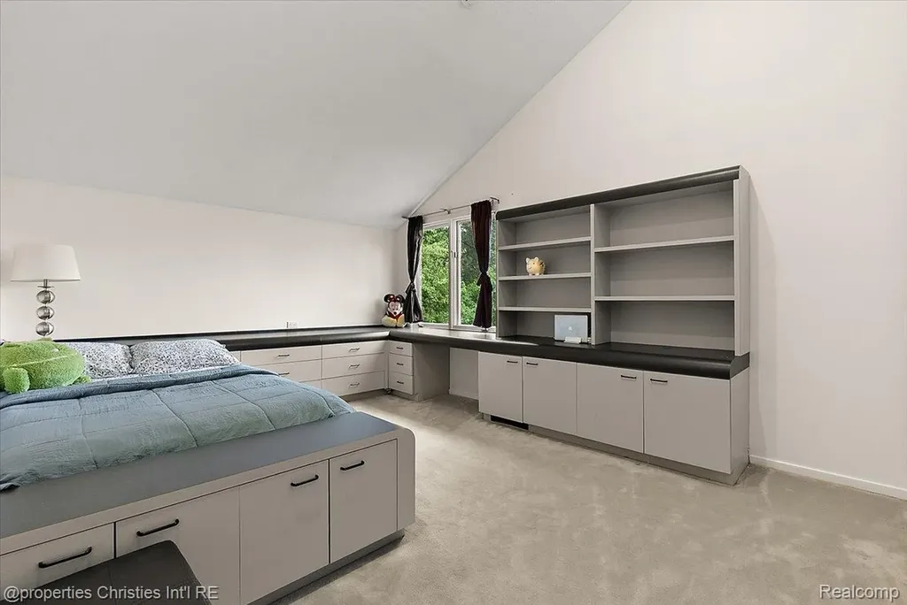 4948 Champlain Circle West Bloomfield Charter Township MI 48323