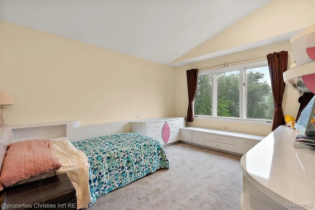 4948 Champlain Circle West Bloomfield Charter Township MI 48323