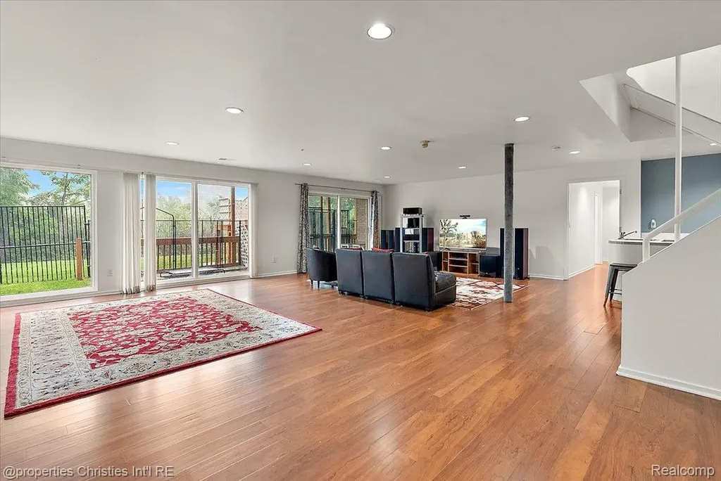 4948 Champlain Circle West Bloomfield Charter Township MI 48323