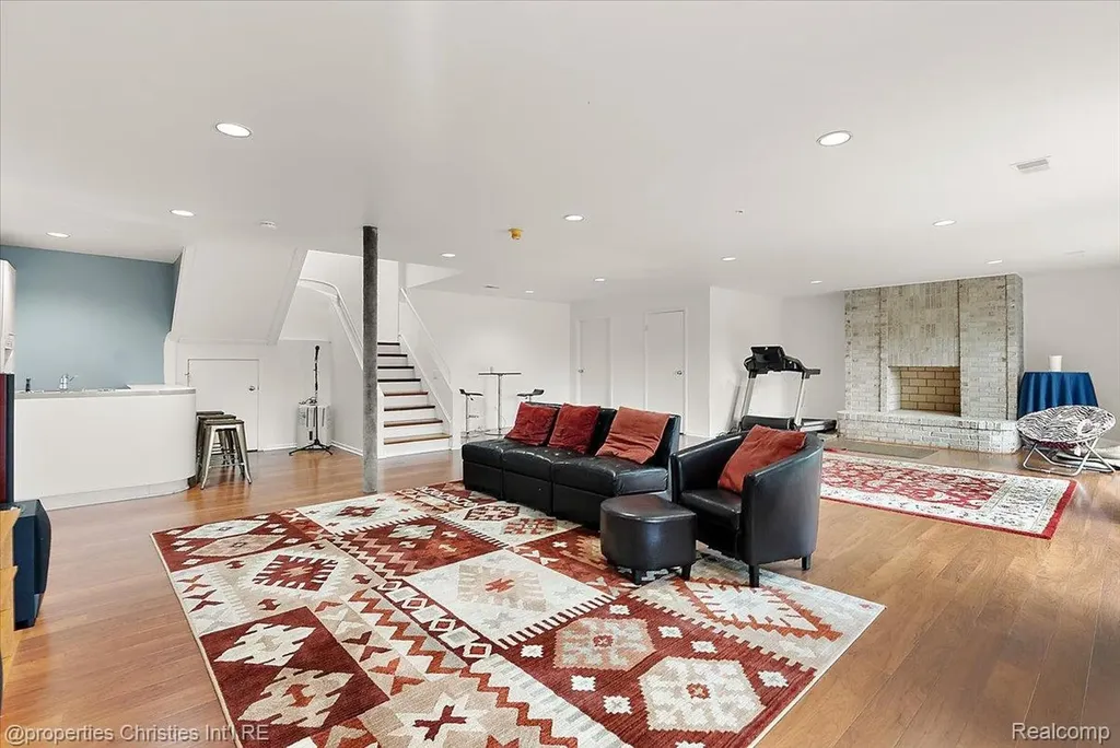4948 Champlain Circle West Bloomfield Charter Township MI 48323