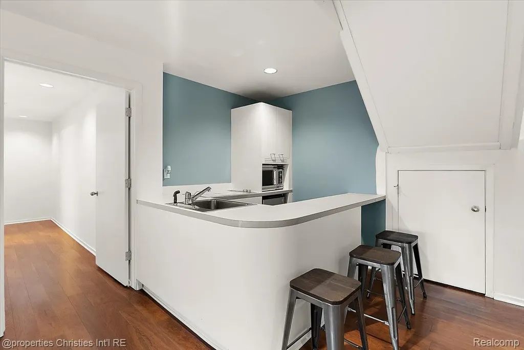 4948 Champlain Circle West Bloomfield Charter Township MI 48323