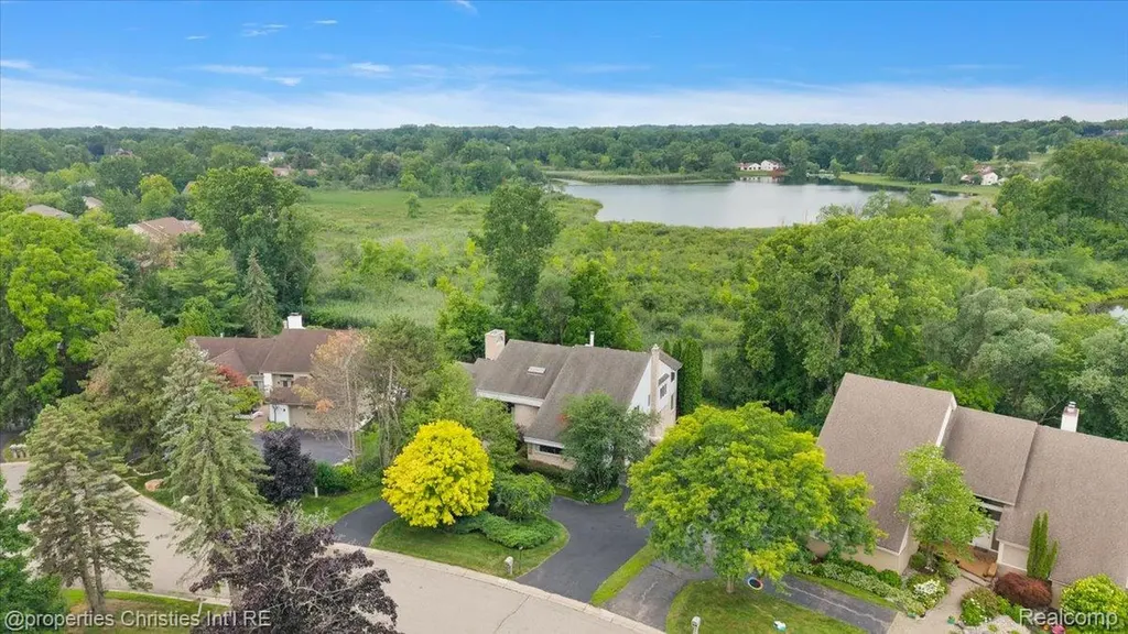 4948 Champlain Circle West Bloomfield Charter Township MI 48323