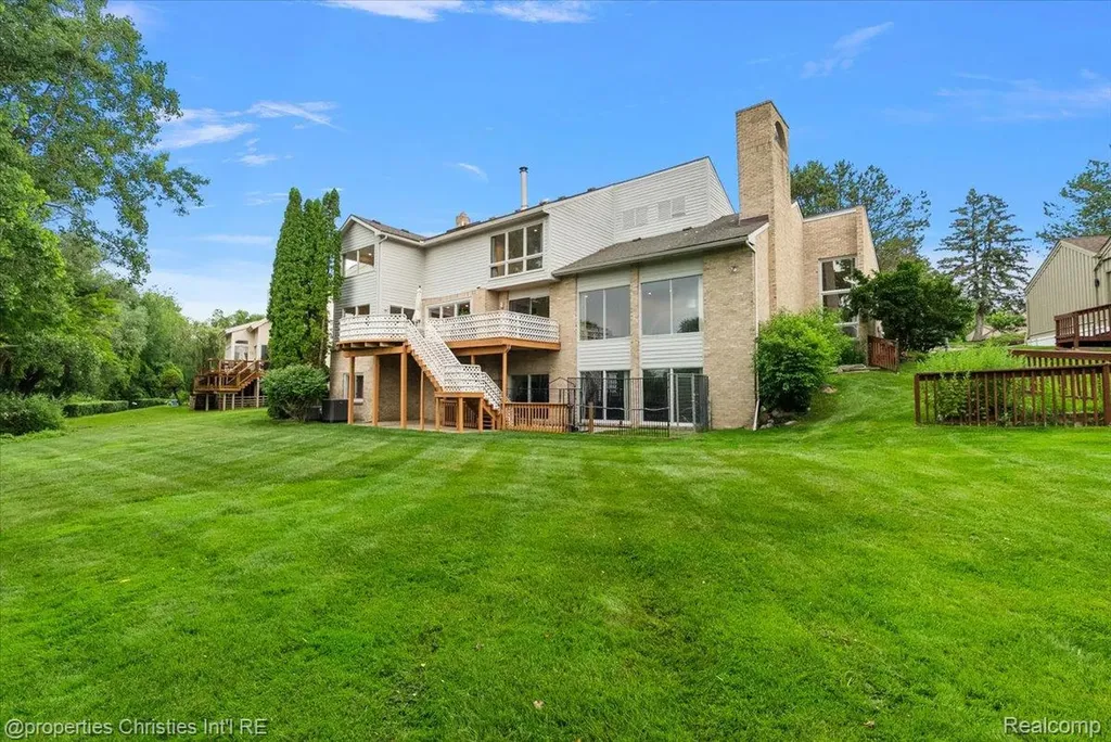 4948 Champlain Circle West Bloomfield Charter Township MI 48323