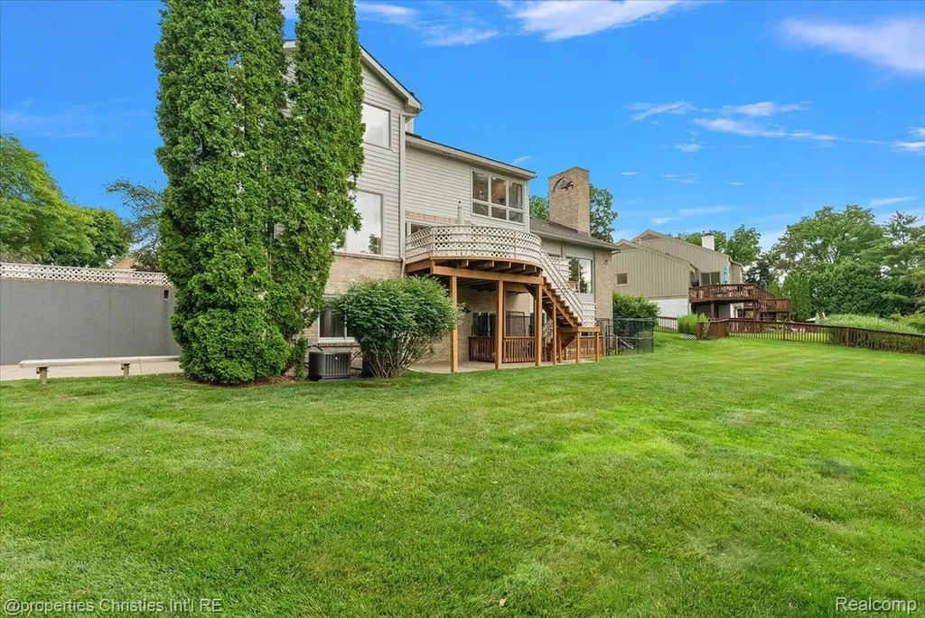 4948 Champlain Circle West Bloomfield Charter Township MI 48323